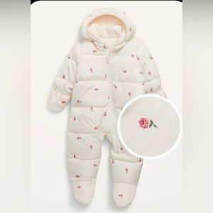 *NEW NEVER USED* Old navy baby snow suit 3-6 months